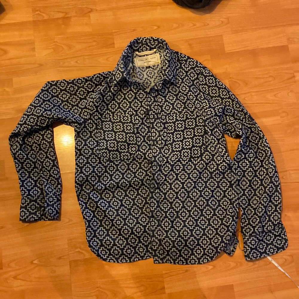 Rogue territory Aztec blue BM shirt medium